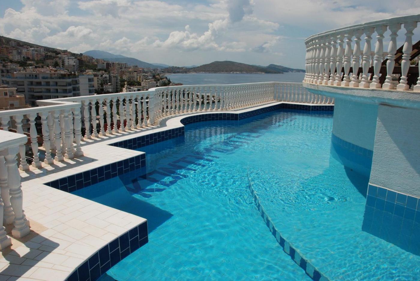 Monte Cristo Hotel With Rooftop Pool Саранда Екстер'єр фото