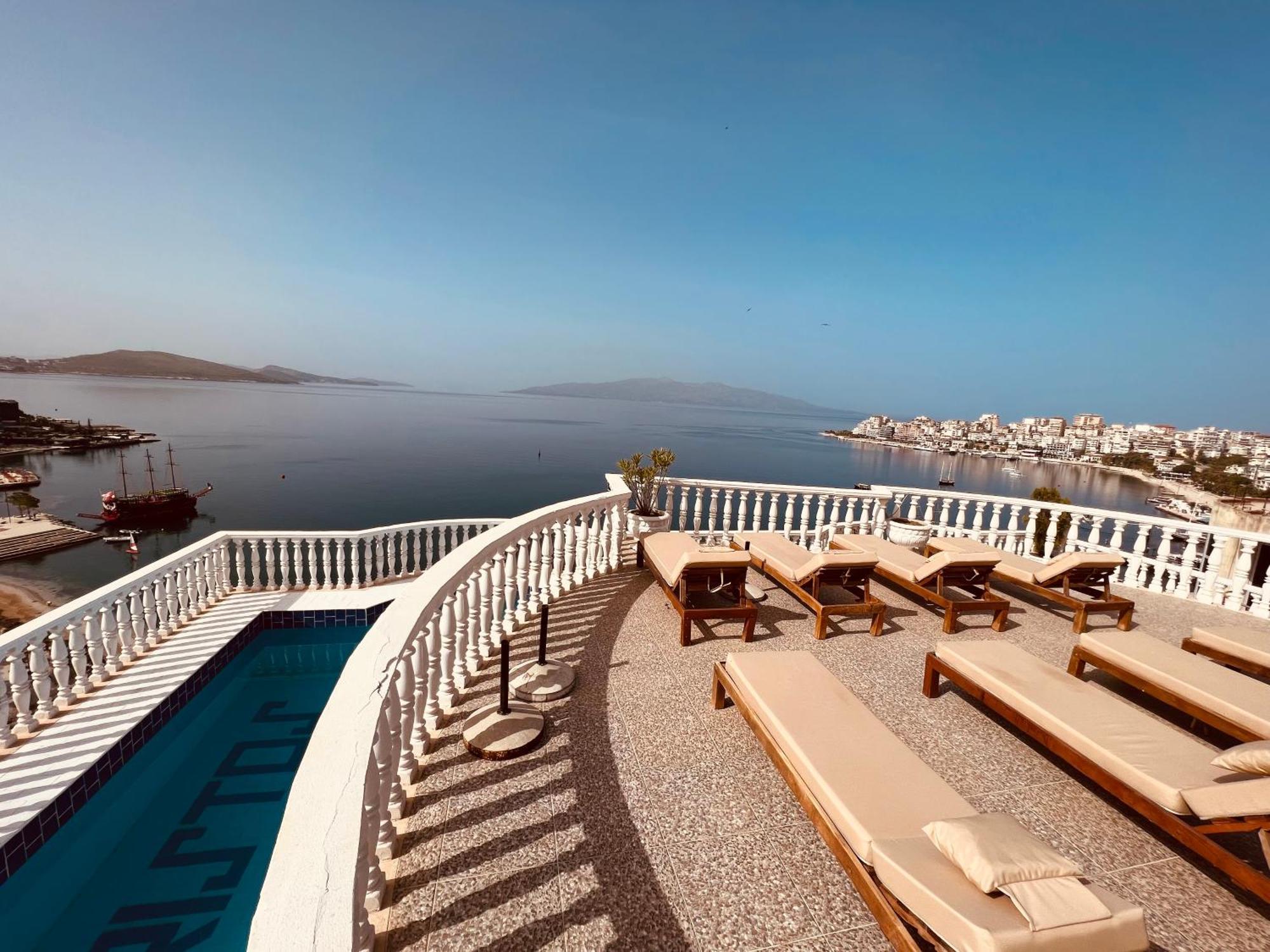 Monte Cristo Hotel With Rooftop Pool Саранда Екстер'єр фото